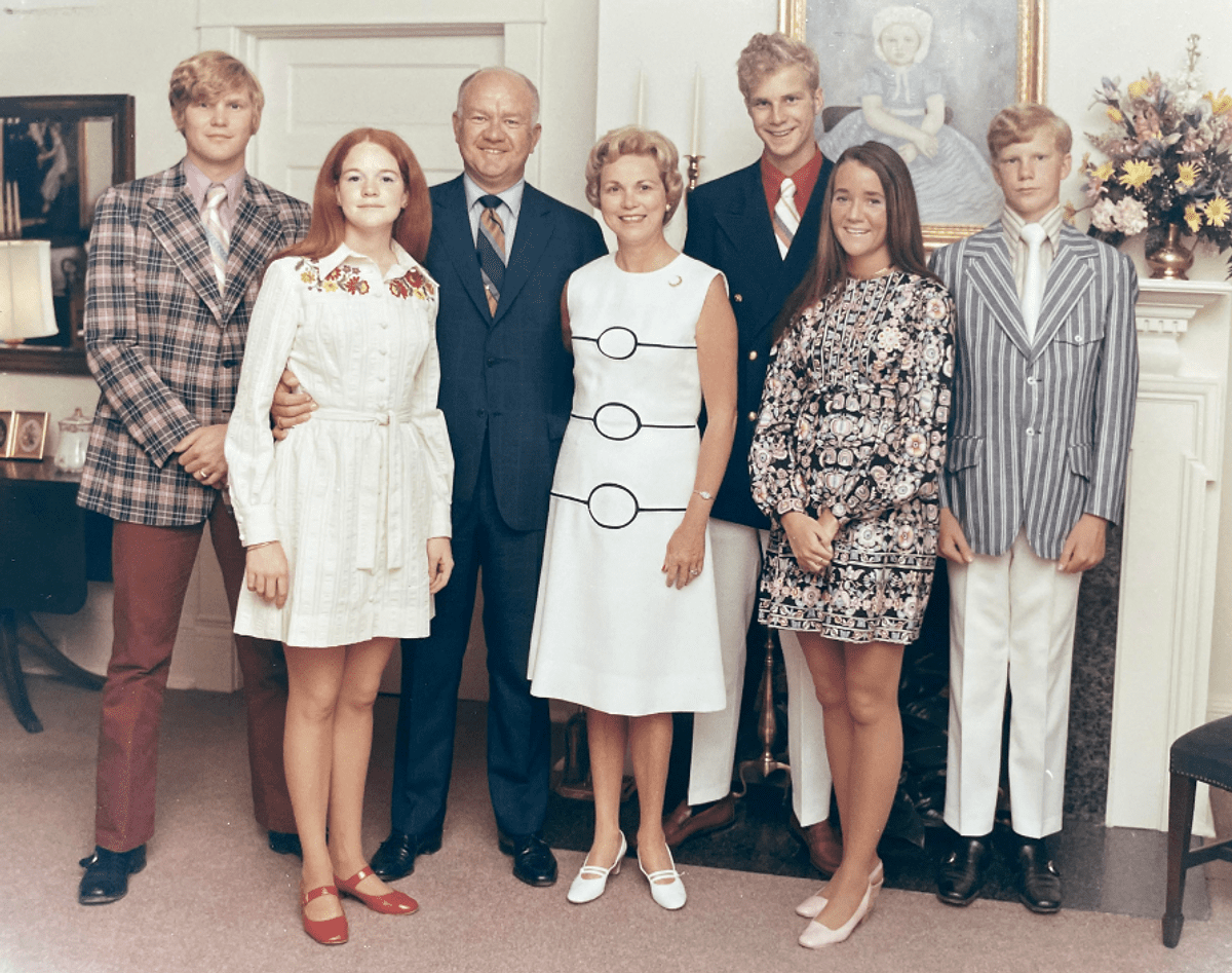 The Carroll Wall, Jr. family in 1971: Chuck, Julia, Carroll, Jr., Betsy, Sterling and wife Tina, and Tom
