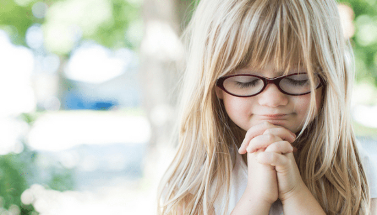Little girl praying