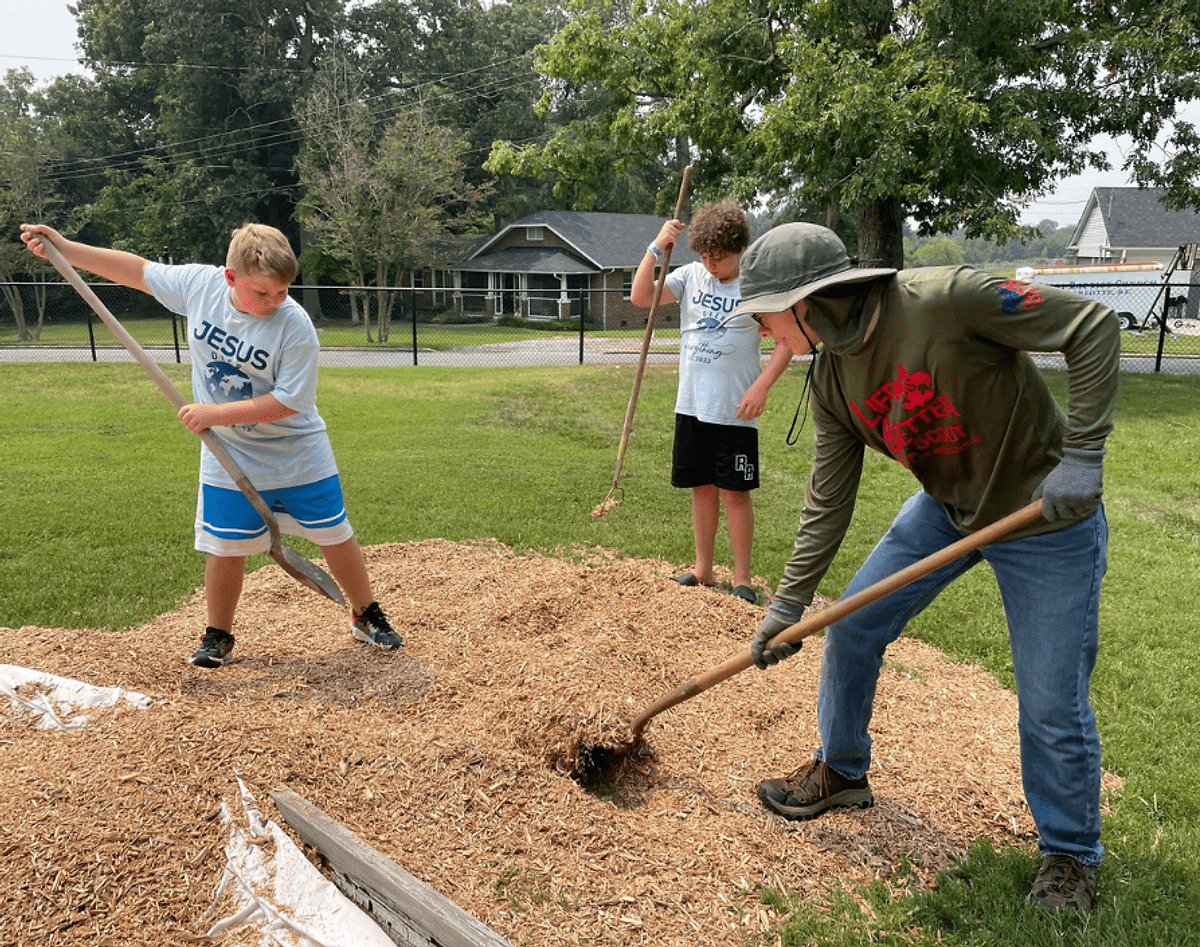 Children and their leaders from West Cabarrus Church tackled a number of projects at Baptist Children’s Homes’ (BCH) Mills Home in Thomasville. They are among numerous NC Baptist volunteers who serve at BCH locations throughout North Carolina. Through Friends of Children, a one-day missions opportunity that takes place on Saturdays, volunteers of all ages have the opportunity to serve while seeing the BCH ministry first-hand. Registration is open at bchfamily.org/foc for six different statewide opportunities in the fall.