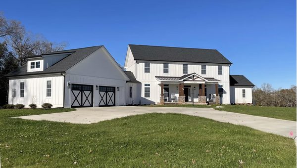 Westmoreland Family Home at River Hill Refuge